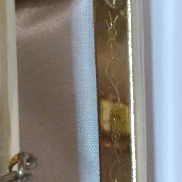 Love this Gold Lame Purse, Handbag, Evening Clutch. Nice intricate detail. - Picture 5 of 13